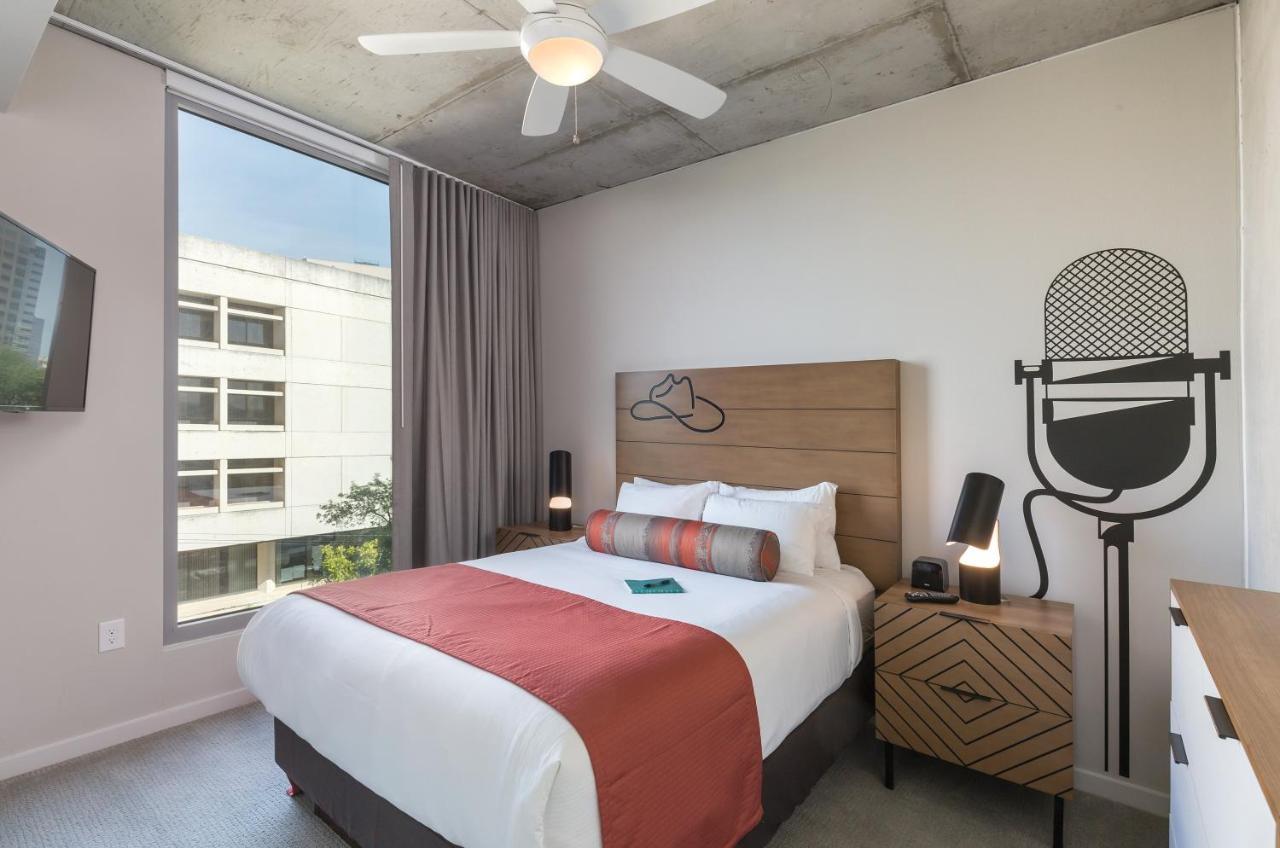 Club Wyndham Austin Hotel Bagian luar foto