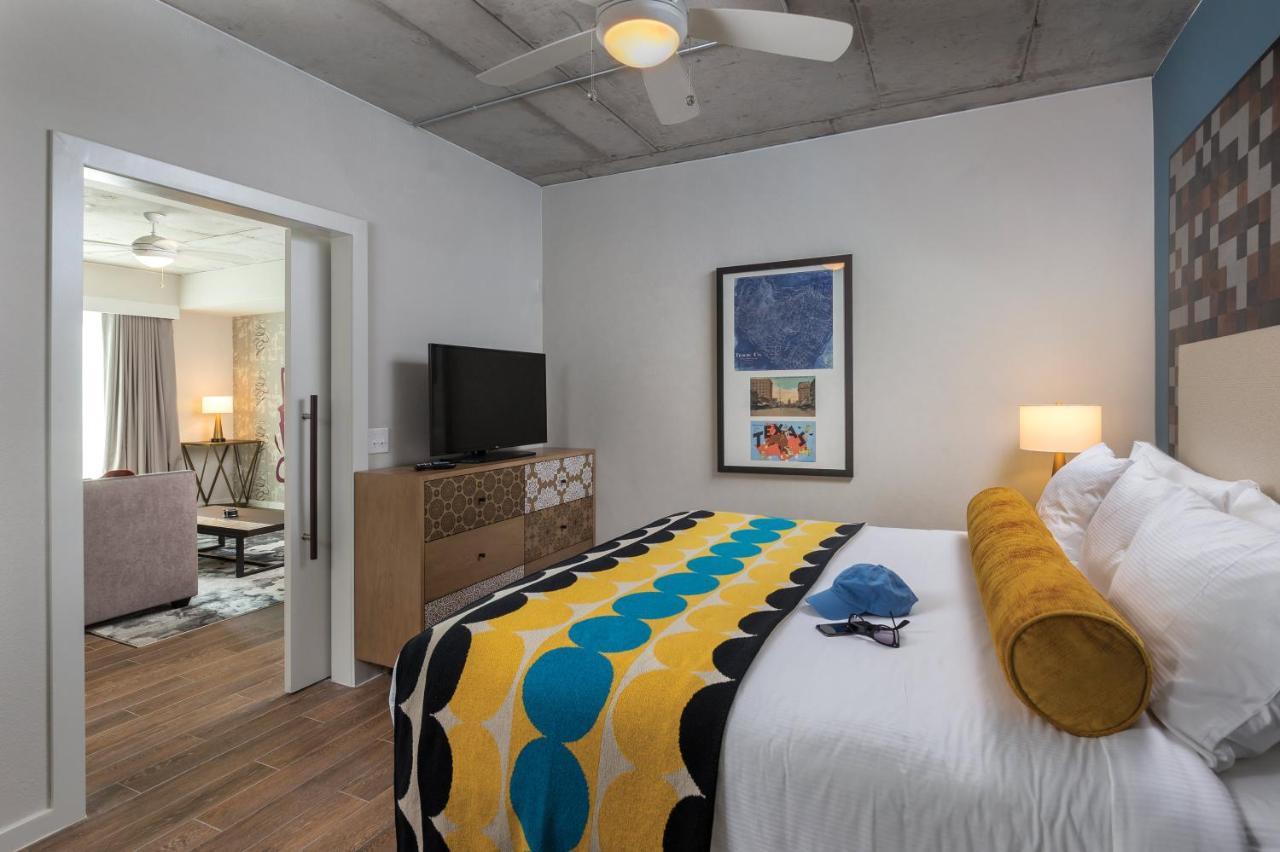 Club Wyndham Austin Hotel Bagian luar foto